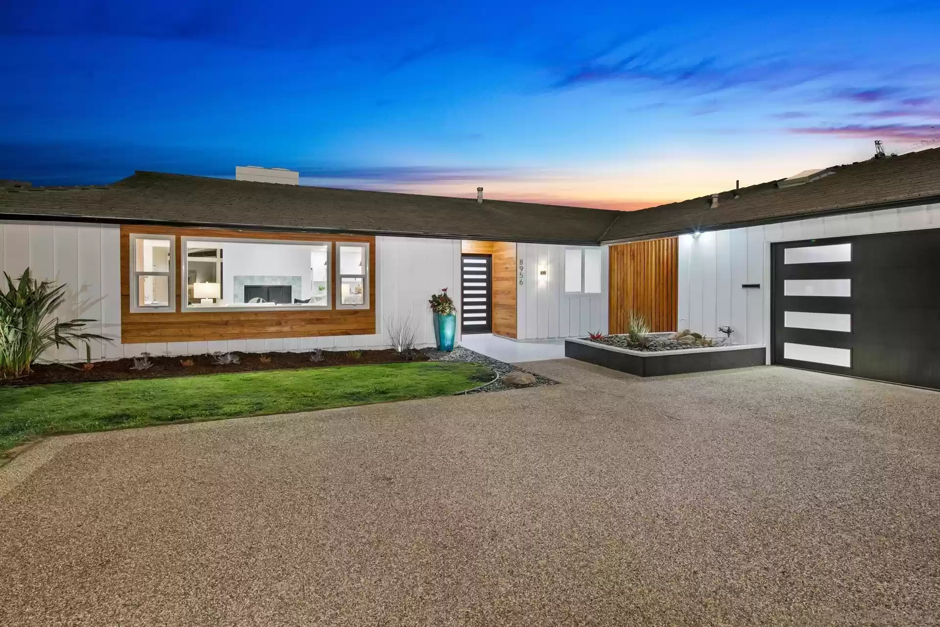 8956-cliffridge-ave2