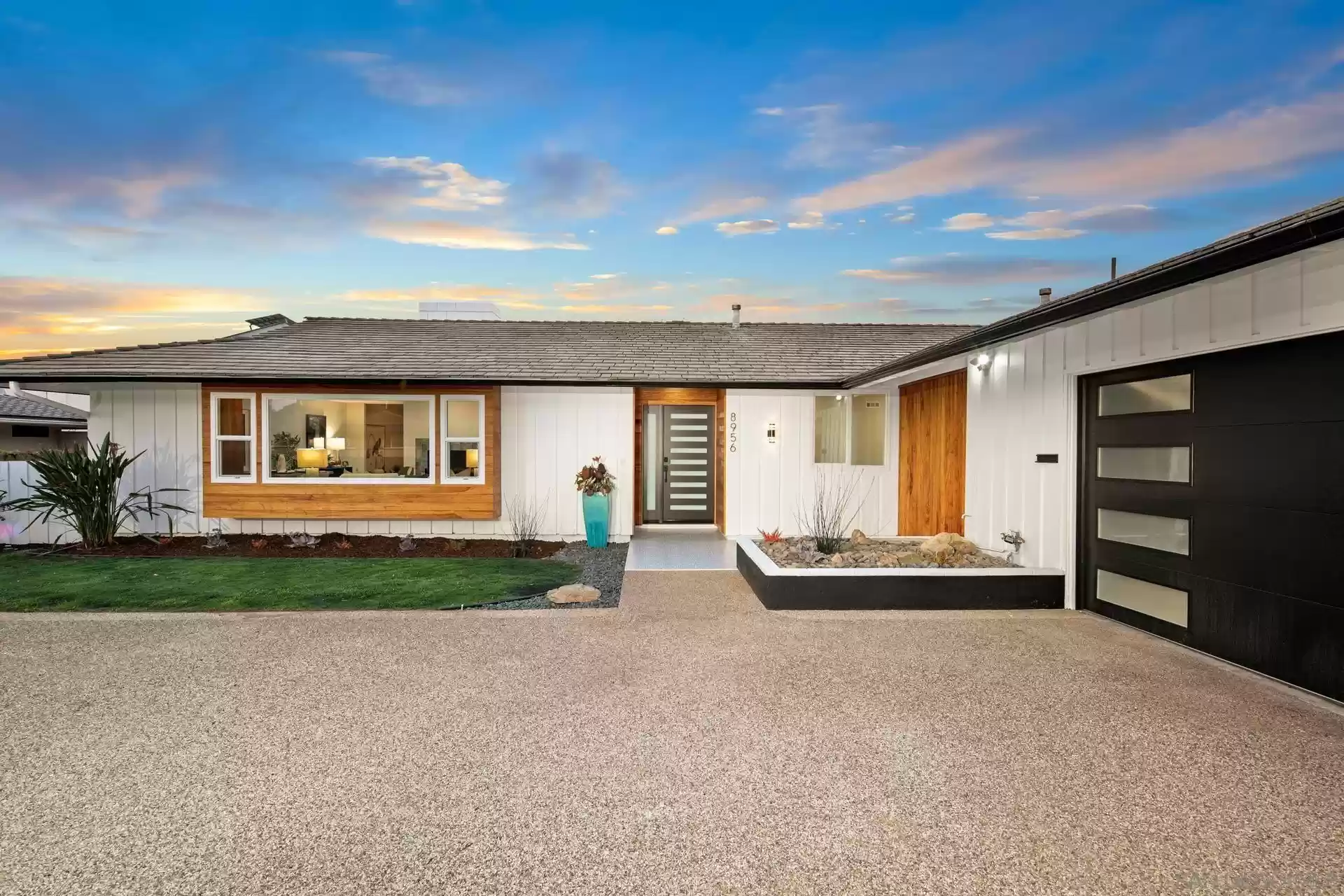 8956-cliffridge-ave33
