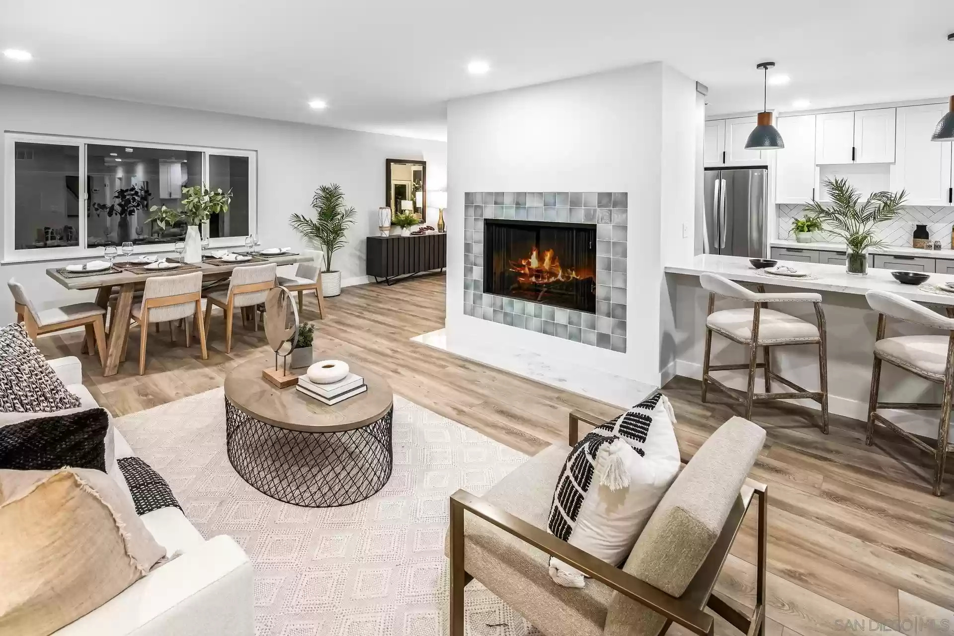 8956-cliffridge-ave9